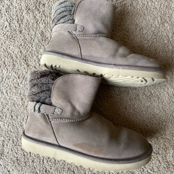 Ugg Adria Women’s Short Boots in grey, size 8 - Picture 4 of 11